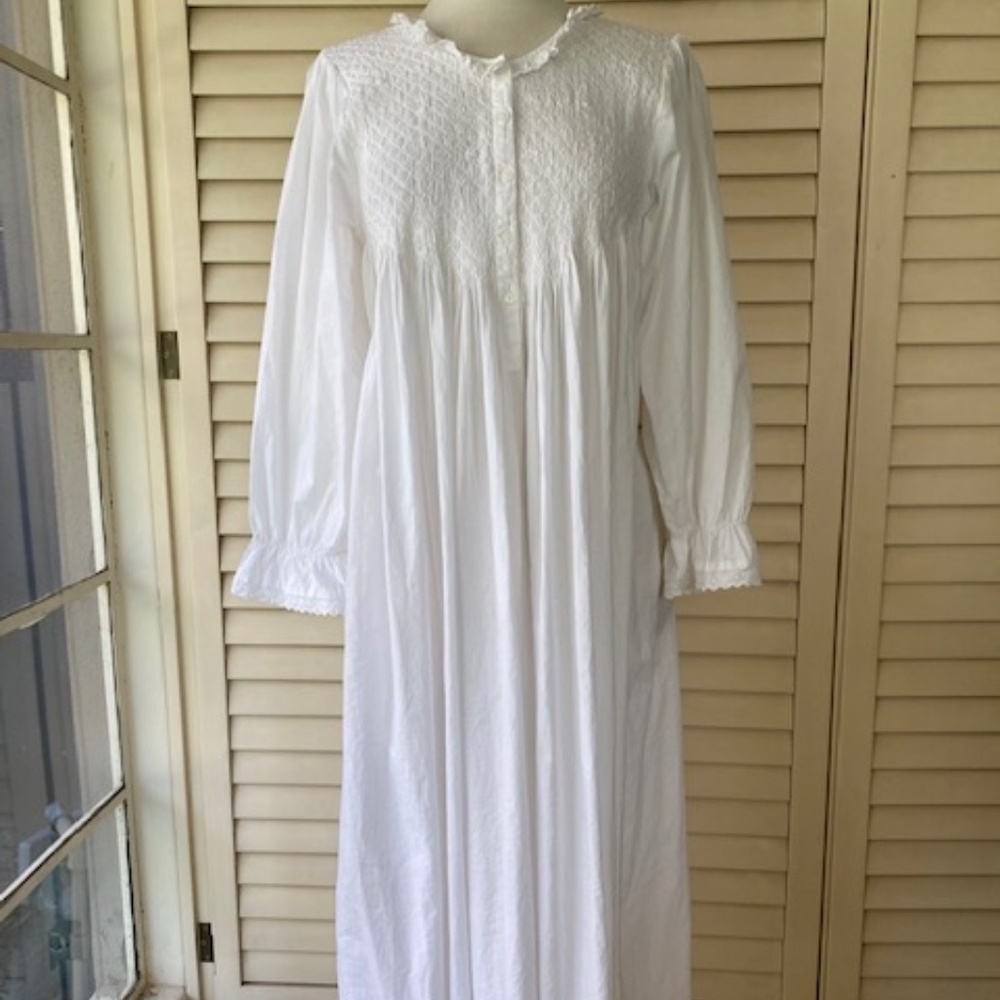 The White Cotton Gown by Artisan